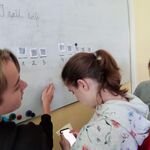 uczniowie wykonują zadania
