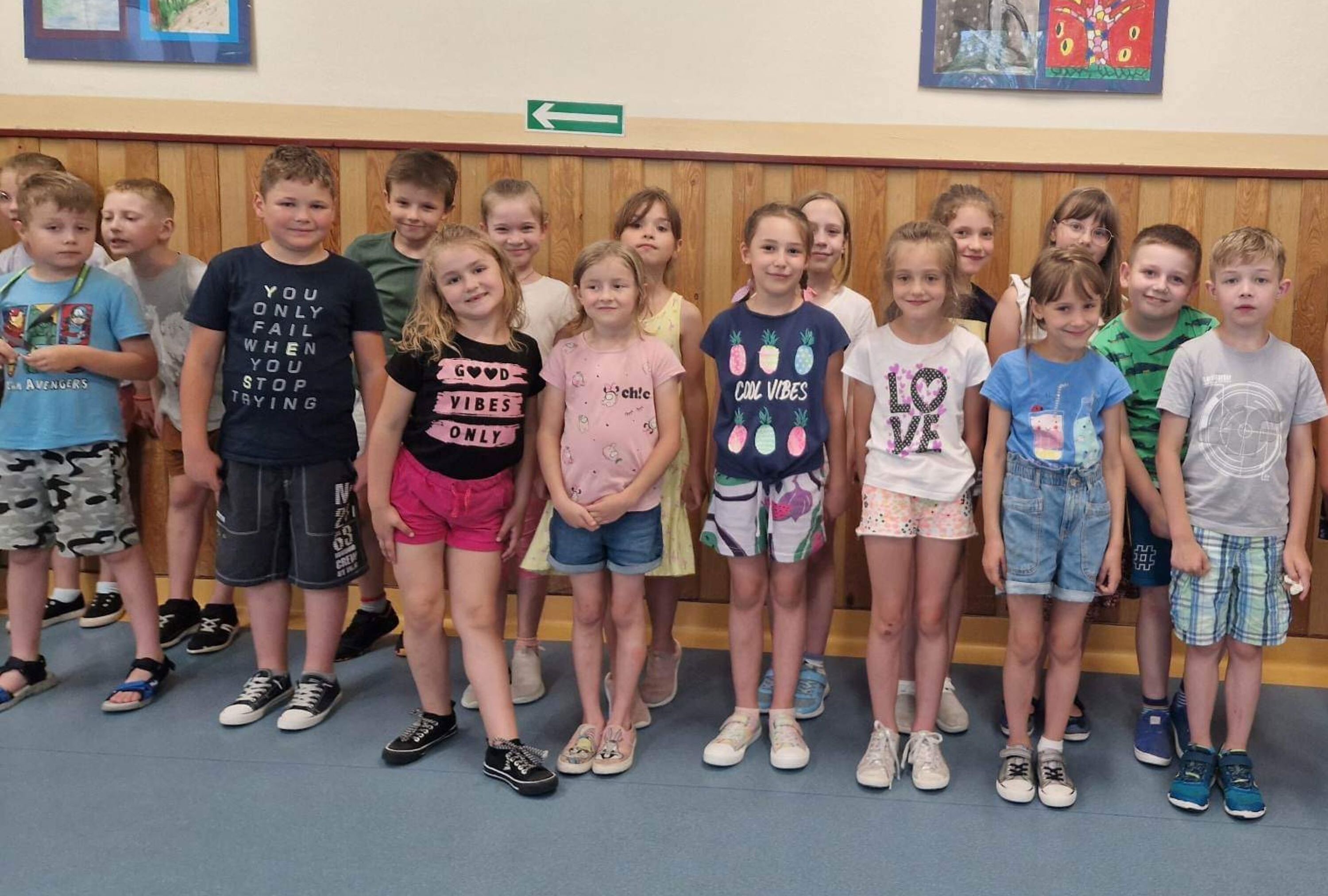 klasa 1b w oczekiwaniu na nagrody