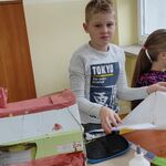 Antek podczas pracy nad projektem