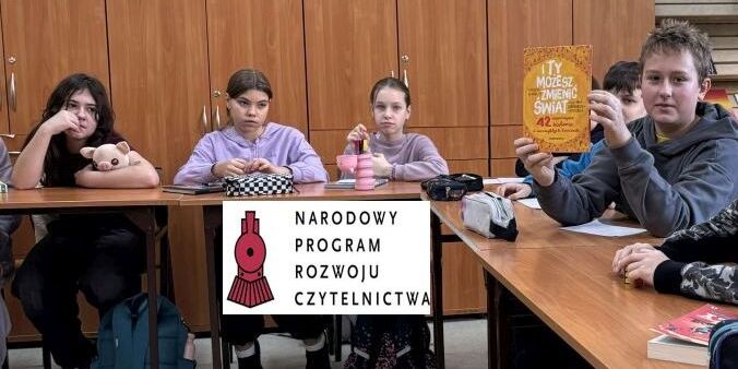 Uczeń prezentuje książkę
