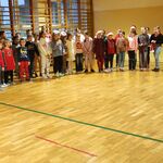 Wszyscy uczniowie wspólnie śpiewają kolędę