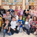 Klasa wzięła udział w losowaniu i wypożyczyła książki