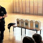 Uczniowie na warsztatach z segregacji śmiecia