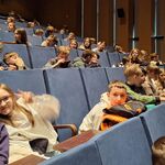 Teatr_ który porusza – klasy V na spektaklu