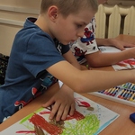 Dziecko rysuje pastelami13.jpg