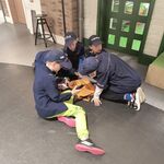 Chłopcy przebrani za policjantów w Miniciti