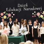 Występ uczniów klasy 3a i 7a z okazji Dnia Edukacji Narodowej