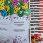 Dyplomy i upominki.