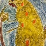 Rysunek przedstawiający dużego, żółtego dinozaura z czerwonymi plamami na ciele. Dinozaur stoi na tle niebieskiego nieba i roślinności, z otwartą paszczą i zarysowanymi zębami.