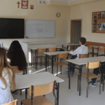 Uczniowie na egzaminie ósmoklasisty