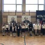 Uroczysty apel z okazji 3-maja wystep 3a.JPG