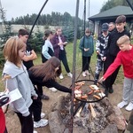 Integracja klas-VIII ognisko.jpg