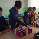 Kodowanie z uzyciem kolorowych kubków.jpg