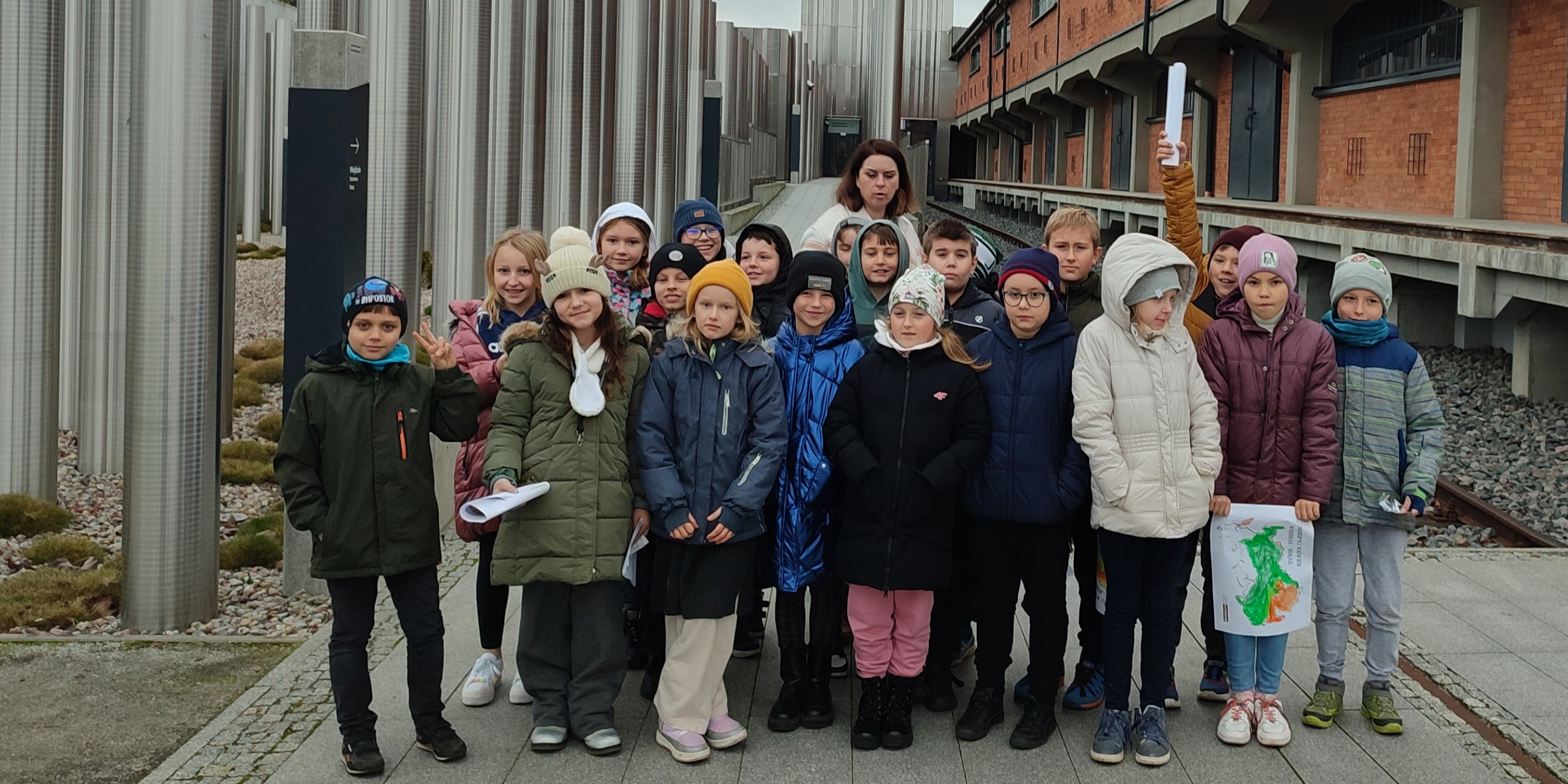 Zdjęcie uczniów klasy 3a w Muzeum Sybiru