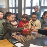 Noworoczna loteria fantowa w bibliotece szklolnej.jpg