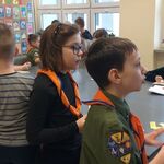 uczniowie losują i odpowiadają na pytania