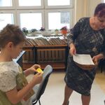 uczniowie losują i odpowiadają na pytania