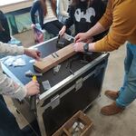 uczniowie wykonują nieśmiertelniki (1).jpg